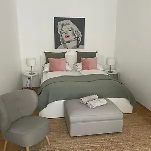 Congress Apartment