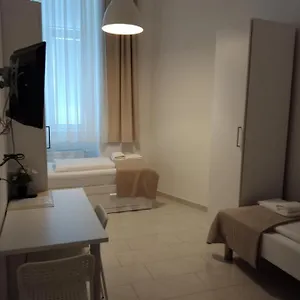 Ch-hotel Luka Budget Πανσιόν