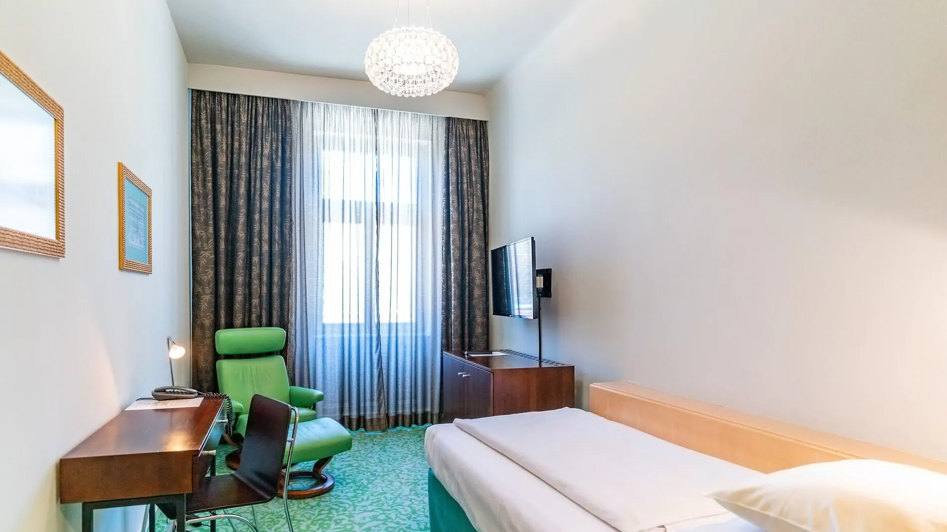 ****  Hotel Koenig Von Ungarn Vienna Austria