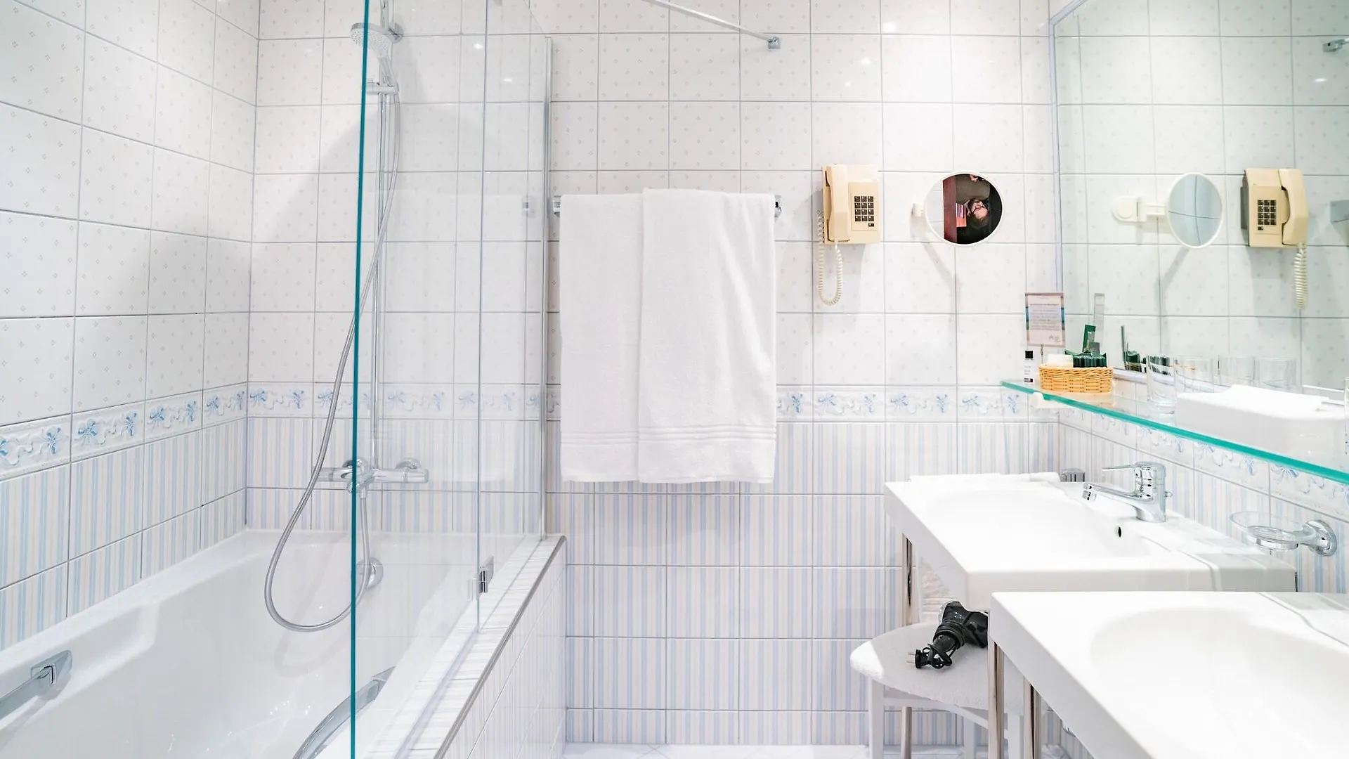 Hotel Koenig Von Ungarn Wien 4*,  Østrig