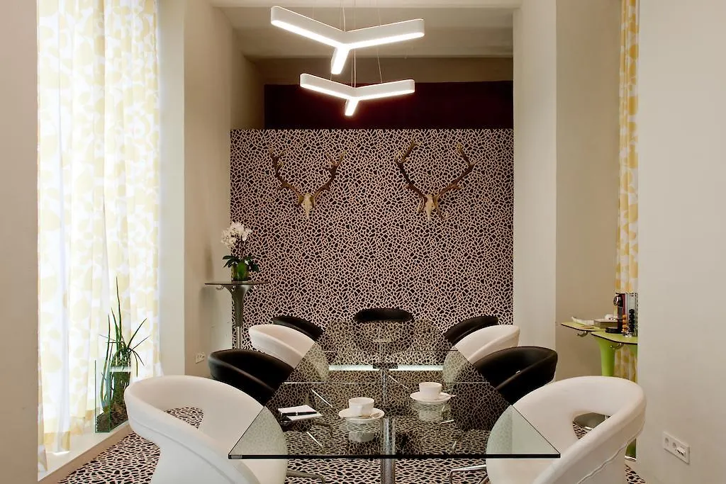 ****  Hotel Koenig Von Ungarn Vienna Austria